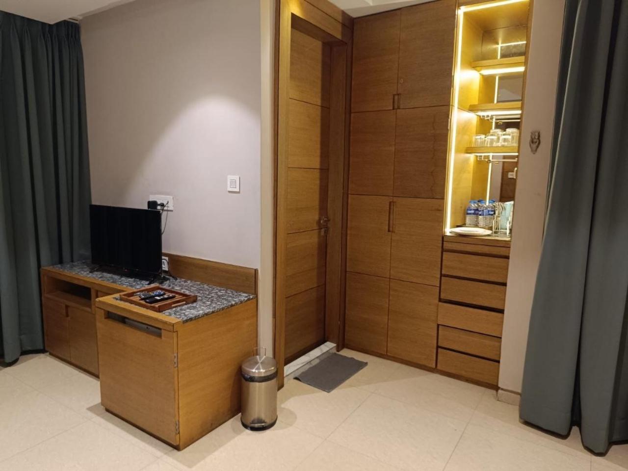 Hotel Mayfair Tower Kolkata Exterior photo